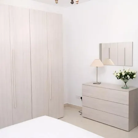 Marina, Bright Three Bedroom Close To Valletta * Tal Guardamangia
