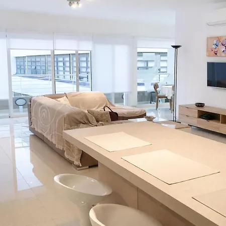 Marina, Bright Three Bedroom Close To Valletta *