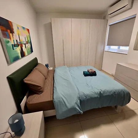Daire Marina, Bright Three Bedroom Close To Valletta *