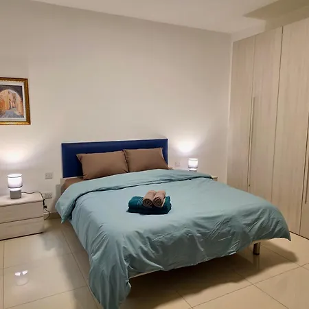 Marina, Bright Three Bedroom Close To Valletta Daire Tal Guardamangia