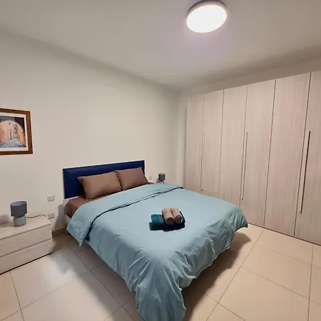 Marina, Bright Three Bedroom Close To Valletta Daire *