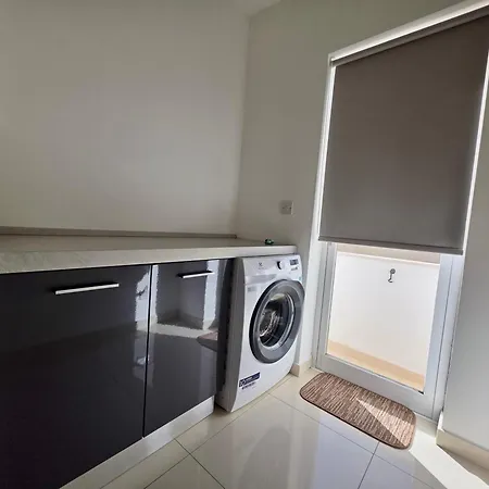 Daire Marina, Bright Three Bedroom Close To Valletta